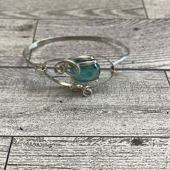 Artisan Crafted Silver Twisted Bracelet 8” - Picture 1 of 4